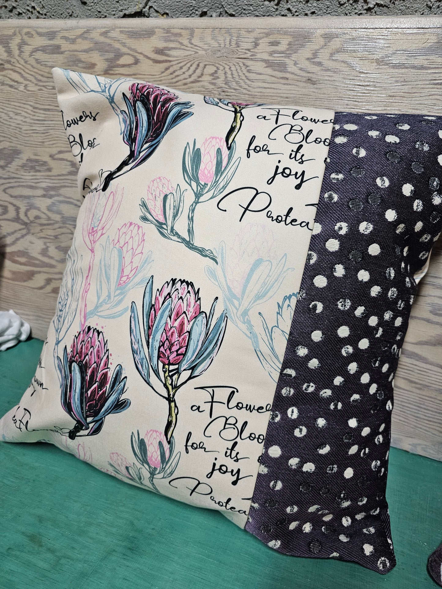 Protea 18x18 cushion cover dots