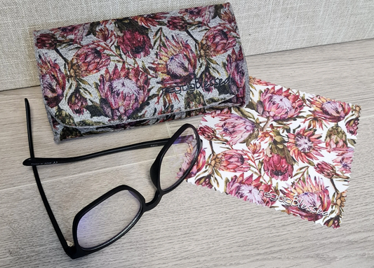 Recycled glasses case