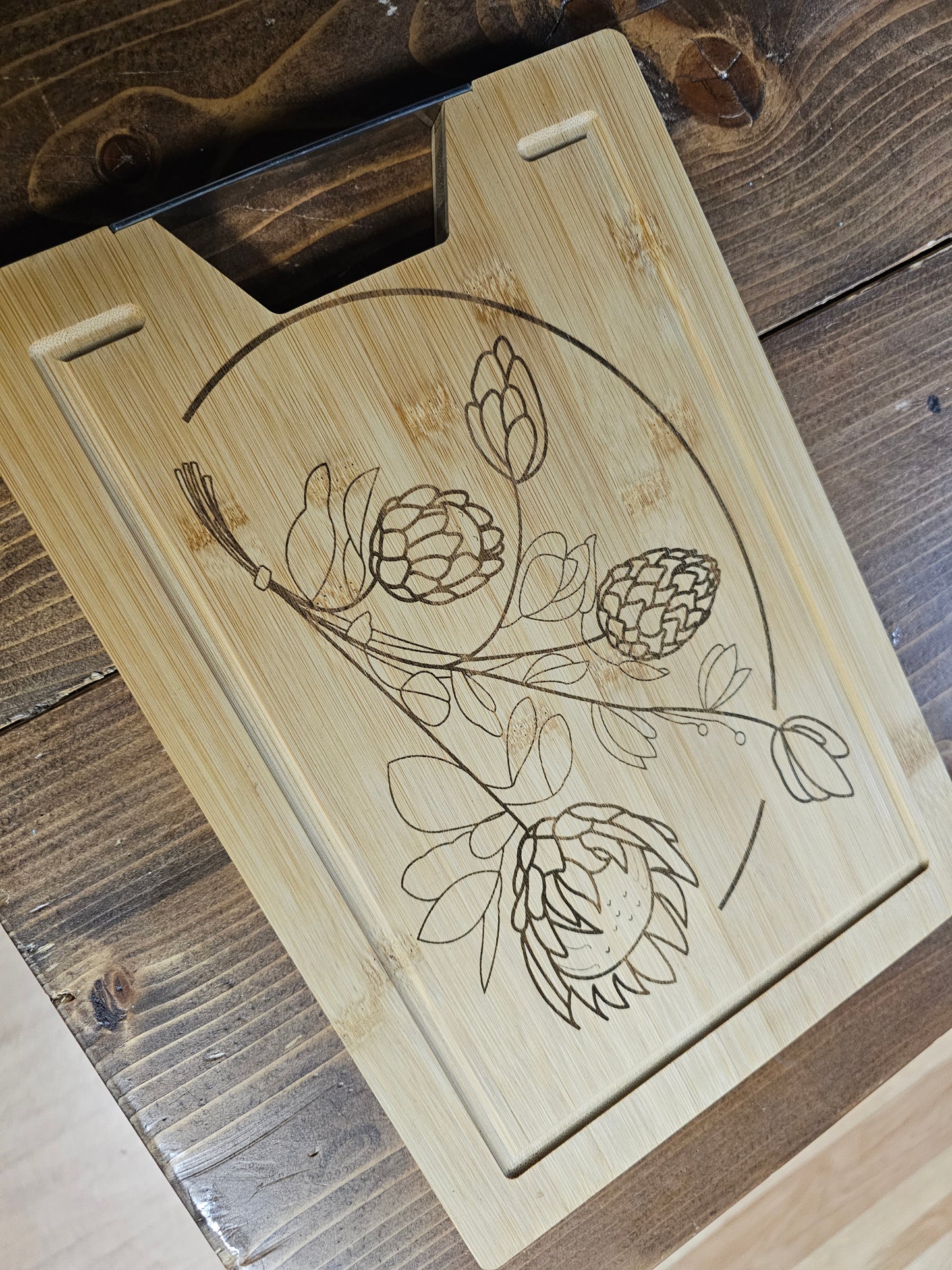 Bamboo cutting board - protea