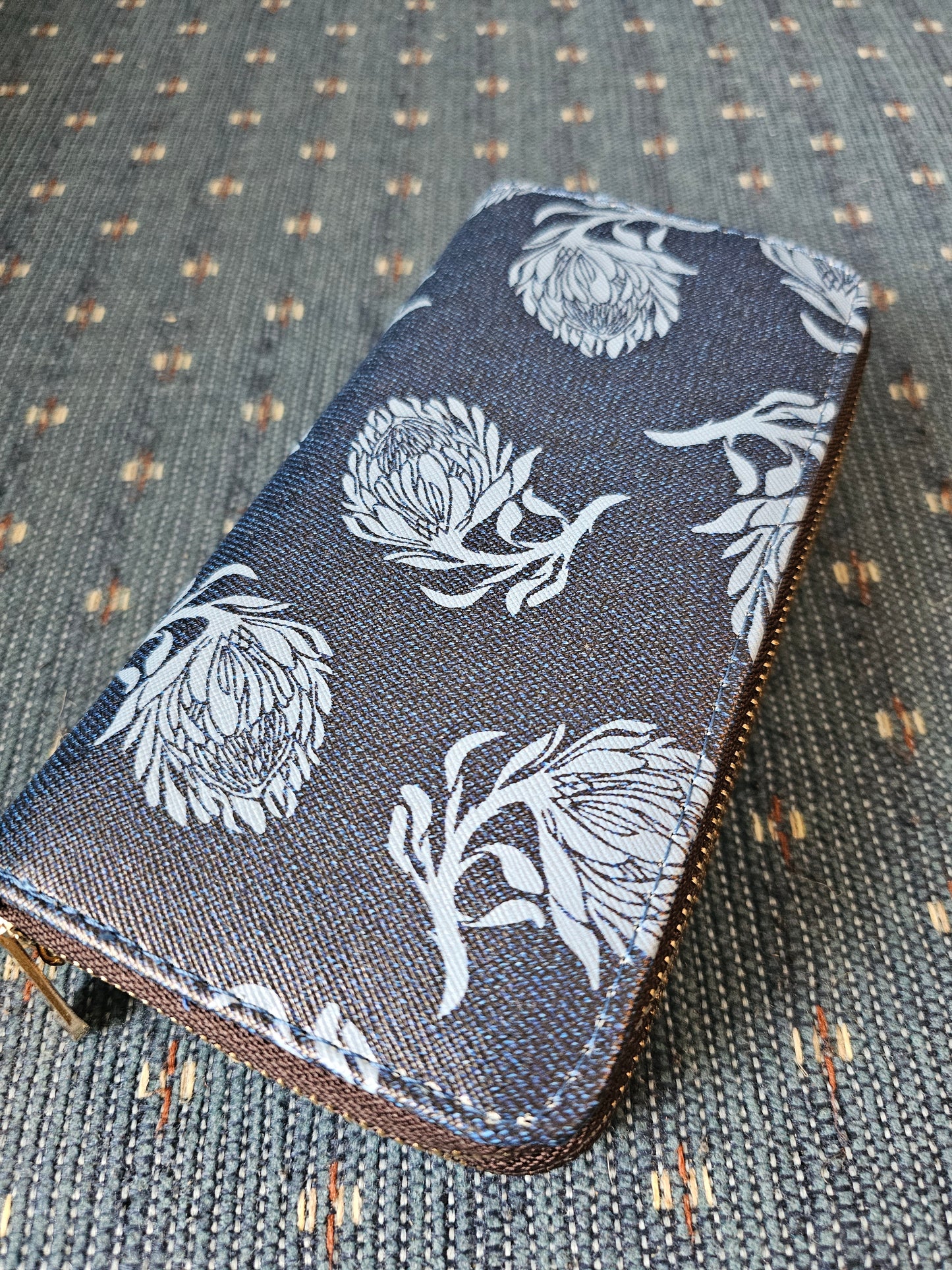 Wallet - navy protea