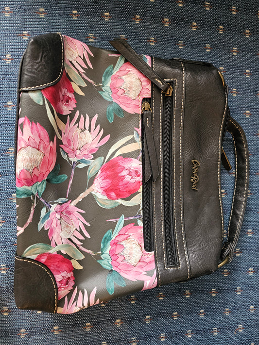 Handbag - black protea